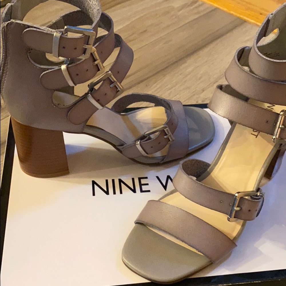 Shoes - Picture 10 of 11